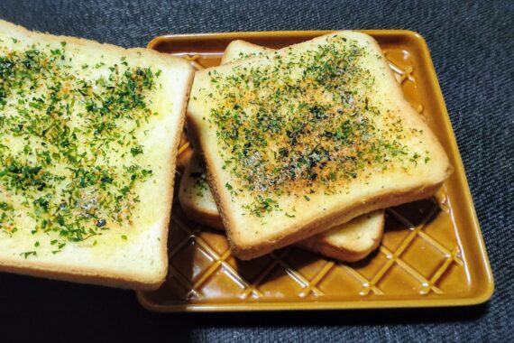 カリカリに焼きすぎるのはNGです。しっとりバターがジュワッとする程度を見極めて!!