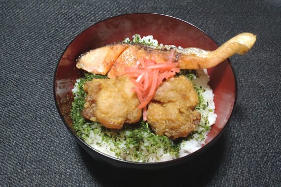 とどのつまり“丼”は“ワンプレート”と同義である。異論は認めないもんね！