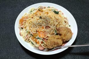 ケチャップ餡がバシャバシャになってもーた…。かまうもんか!食ったれ!!