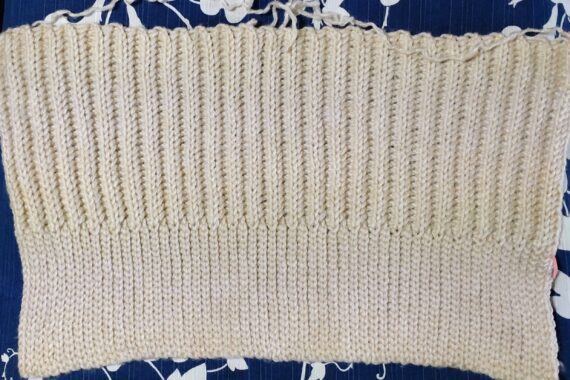 頭周りより少し小さくて大丈夫です。どうせ伸びるからね