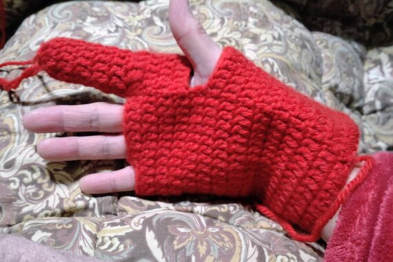 指の付け根を編むのが難しい…