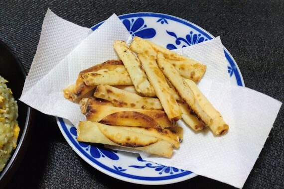 チーズの塩気だけじゃ物足りない…。でも塩をふりかけ過ぎるのはいただけない…。何事も塩梅が大事ですね🤔