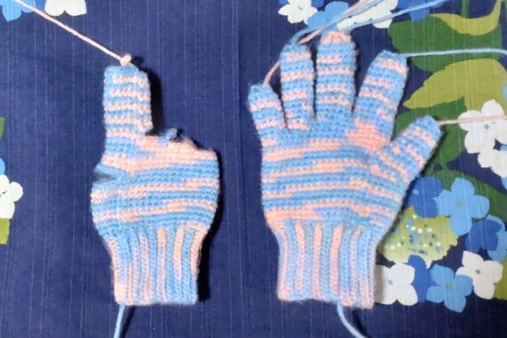 左右の出来の格差よ…🥹後から編んだ方が手慣れるのは仕方がないんだけどさぁッ！！