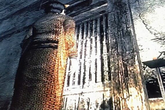 鏡華さんの泣き声が響く屋敷かぁ〜