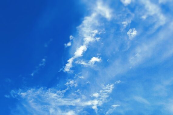 滲む雲