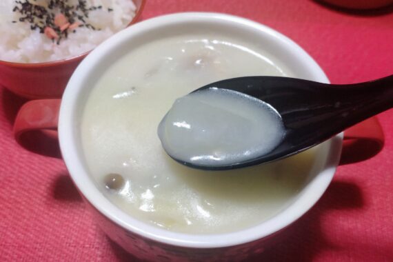 そぼろ餡をかけた冬瓜も美味しくて好きなんだけど、やっぱりシチューに入れるのが手軽で好き♡